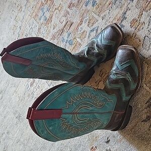 Macey Bean boots size 8